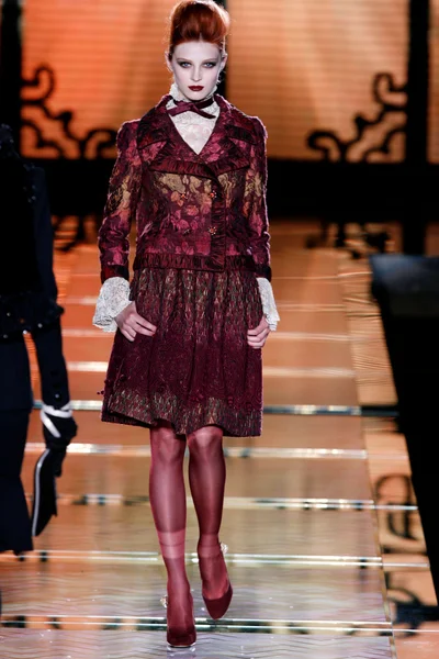 Look 12